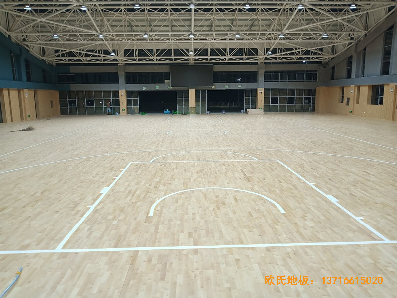 湖南楊山實驗中學(xué)體育館運動木地板鋪裝案例5