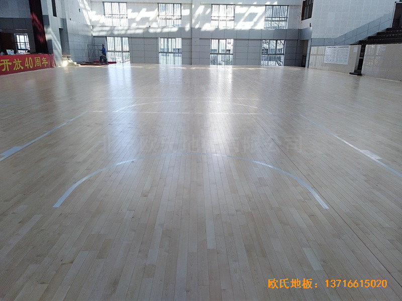 湖南衡陽生物環(huán)境技術(shù)學(xué)院籃球館體育木地板鋪設(shè)案例0