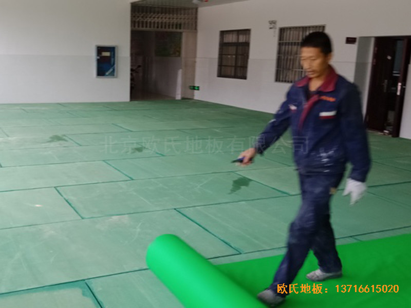 湖南衡陽鐵一中運動館運動地板施工案例1