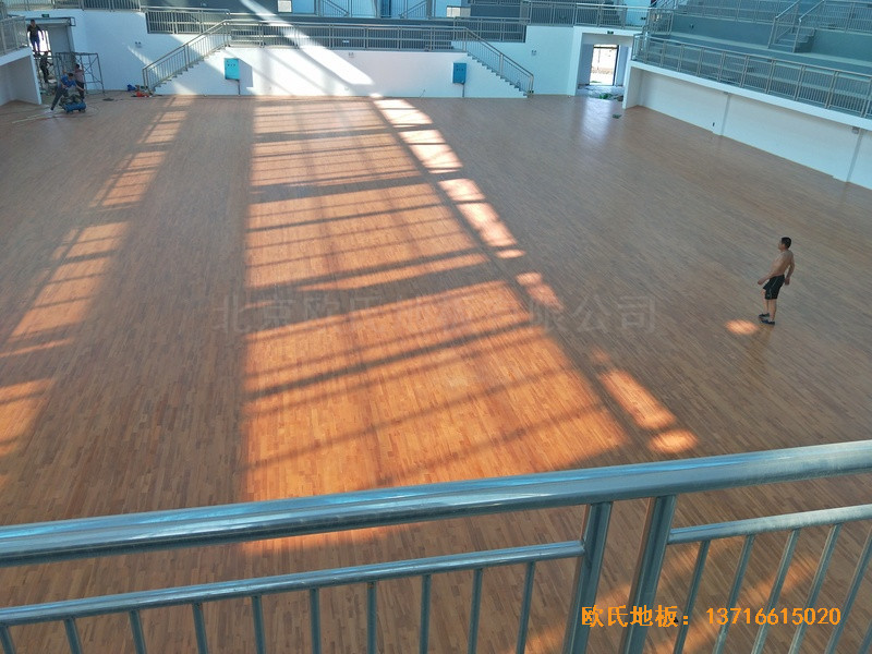 湖南辰溪實驗學校籃球館運動木地板鋪設案例3