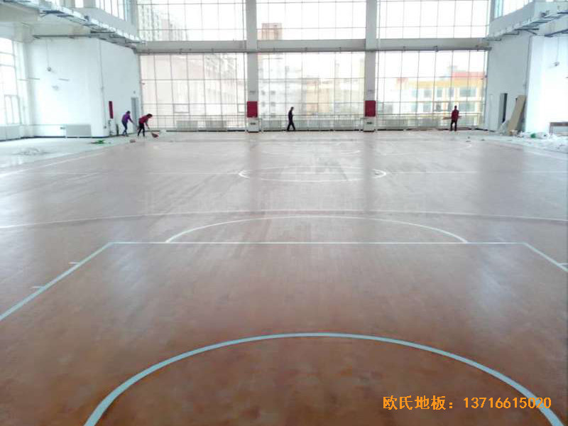 甘肅天水清水縣農(nóng)業(yè)學(xué)院籃球館體育地板鋪設(shè)案例5