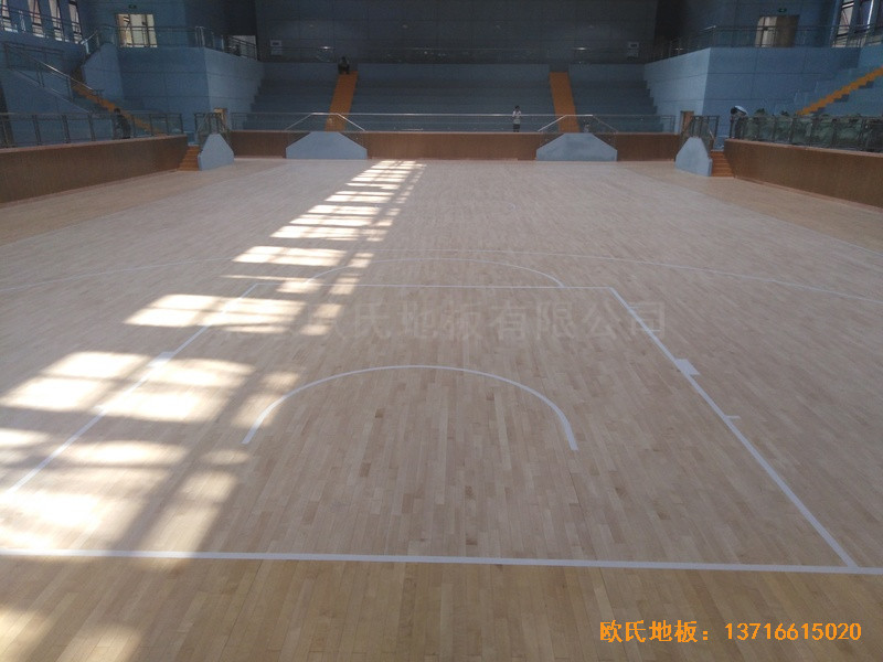 自貢富順衡水一中籃球館體育木地板施工案例4