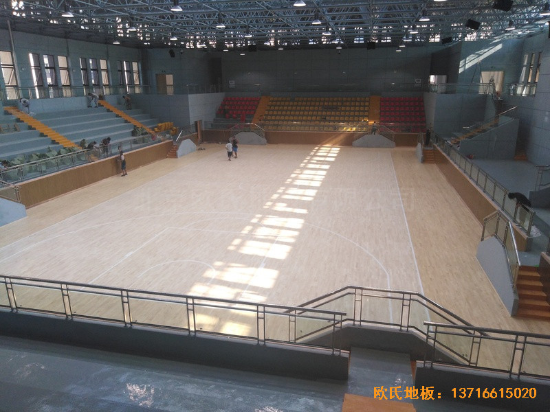 自貢富順衡水一中籃球館體育木地板施工案例5