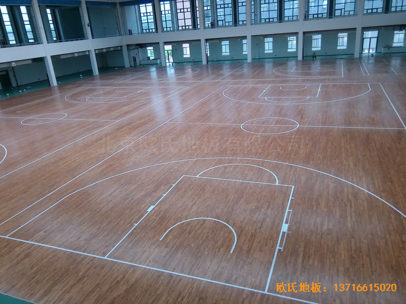 陜西安康職業(yè)技術(shù)學(xué)院籃球館運動木地板施工案例5