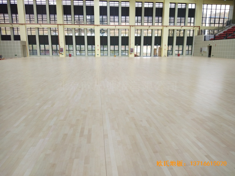 云南滇西技術(shù)大學(xué)總部籃球館運動木地板施工案例2