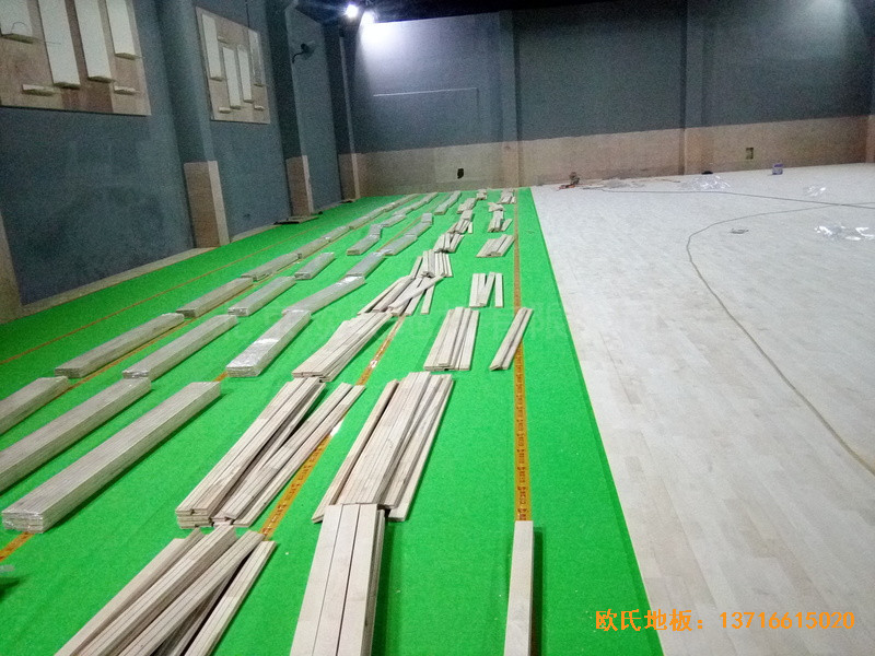 上海松江區(qū)kc籃球公園體育地板施工案例1