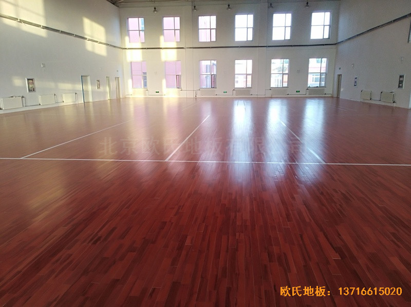 內(nèi)蒙左旗吉蘭泰鎮(zhèn)五中運(yùn)動館體育木地板施工案例3