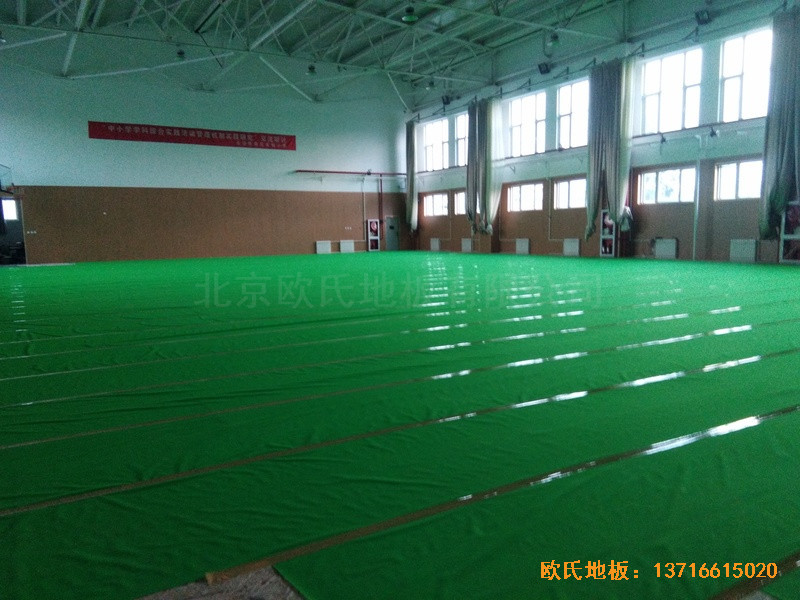北京懷柔實驗小學籃球館體育地板施工案例2