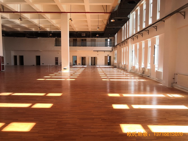 北京房山長陽小學(xué)訓(xùn)練館體育木地板施工案例3