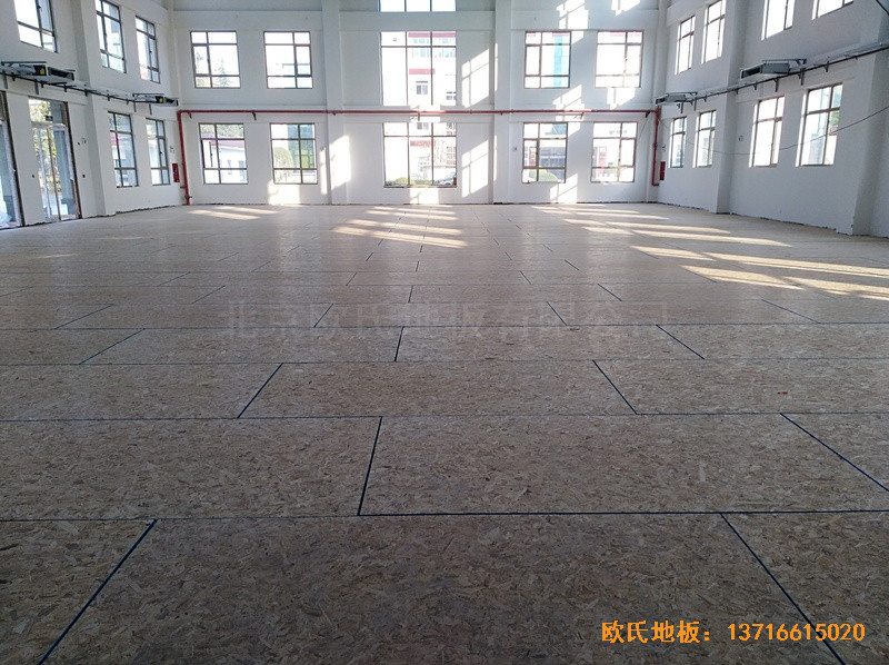 北京良鄉(xiāng)1534部隊運動館體育地板鋪裝案例2