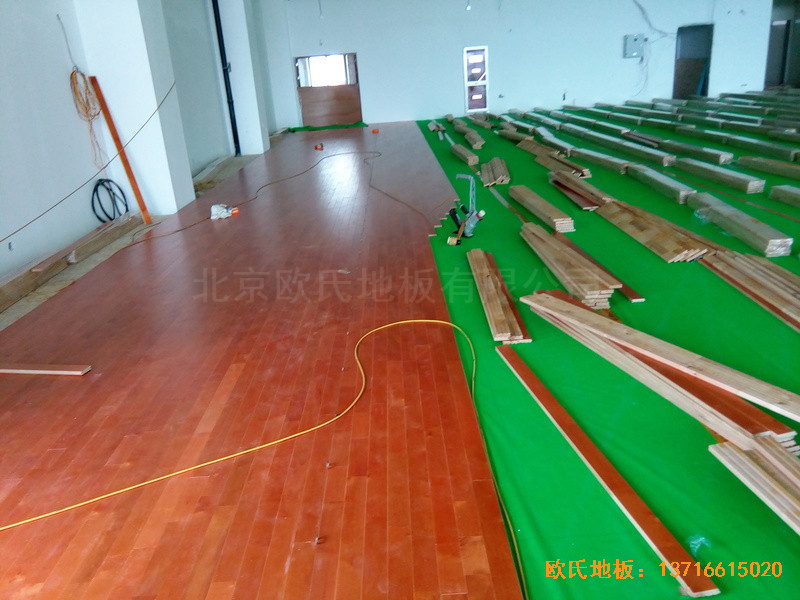 南京浦口區(qū)復(fù)興小學(xué)運動館運動木地板施工案例3