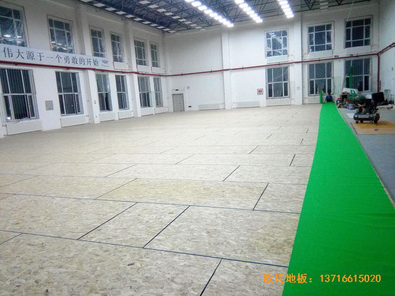 吉林篝火籃球訓(xùn)練館體育木地板鋪設(shè)案例2