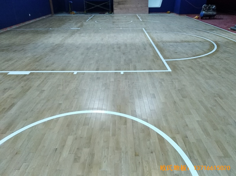 天津魯能城購(gòu)物中心籃球館體育木地板安裝案例0