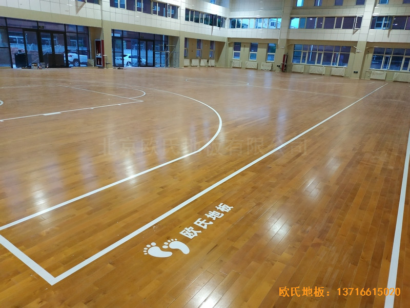 寧夏銀川試驗中學(xué)籃球館運(yùn)動木地板鋪裝案例4