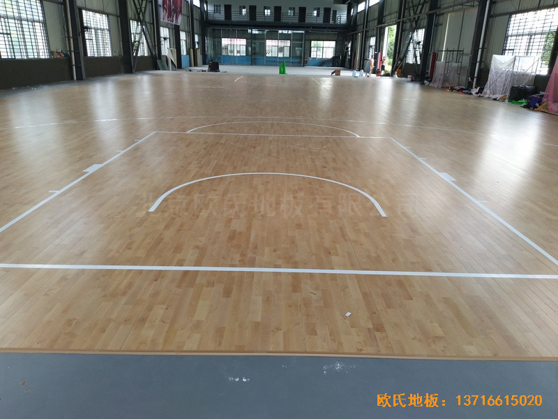安微淮南開(kāi)發(fā)區(qū)籃球館運(yùn)動(dòng)木地板安裝案例0