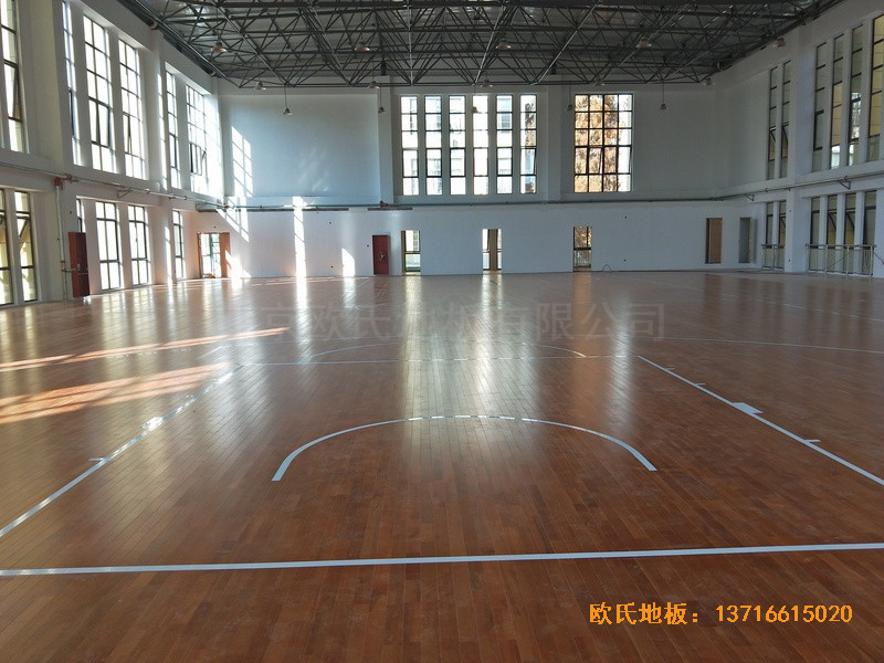 安徽上派學(xué)區(qū)中心學(xué)校籃球館體育木地板安裝案例0