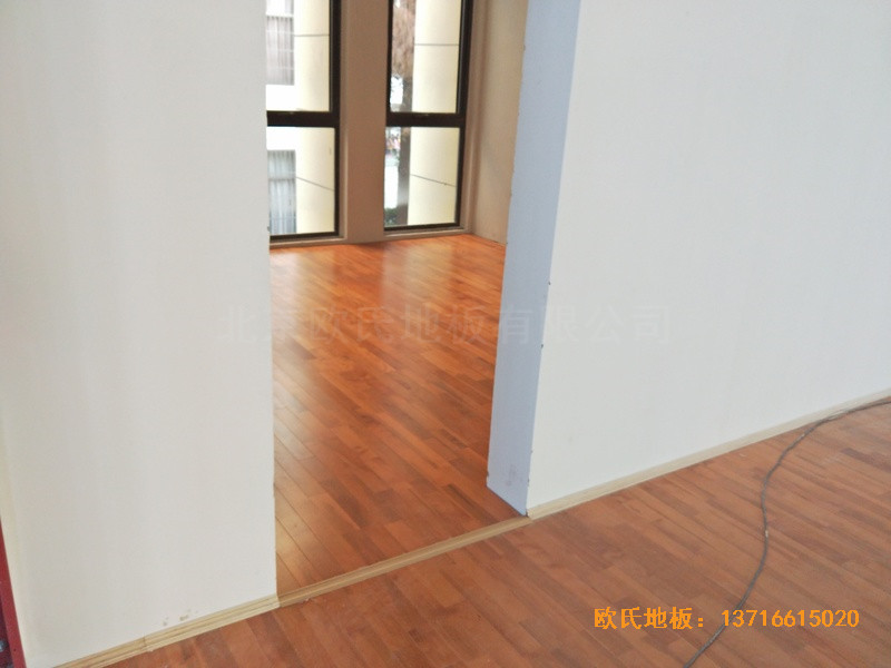 安徽上派學(xué)區(qū)中心學(xué)?；@球館體育木地板安裝案例3