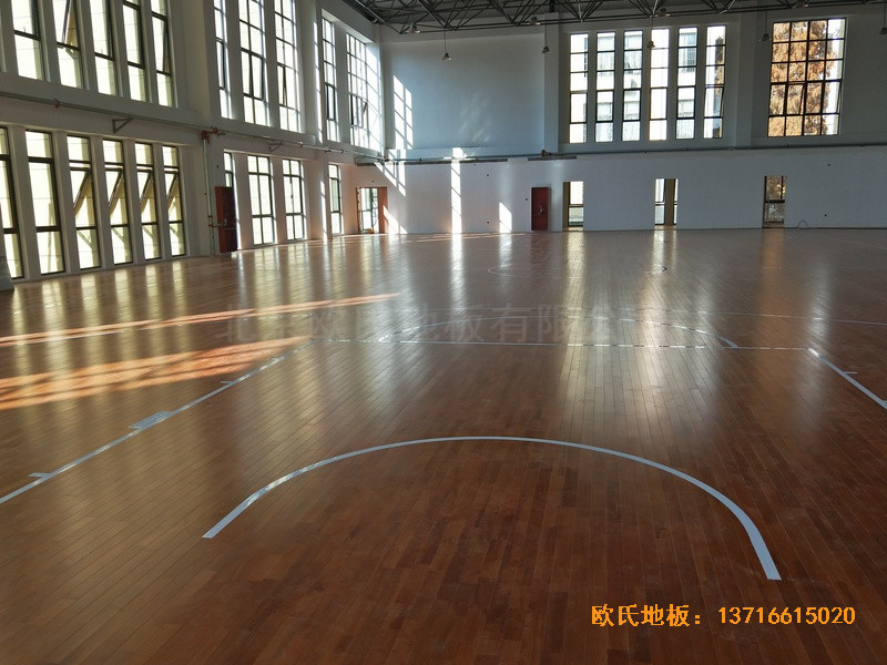安徽上派學(xué)區(qū)中心學(xué)?；@球館體育木地板安裝案例5
