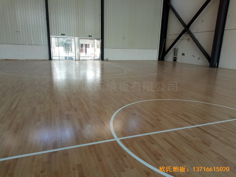 安徽太陽(yáng)城小學(xué)體育館體育地板鋪設(shè)案例4