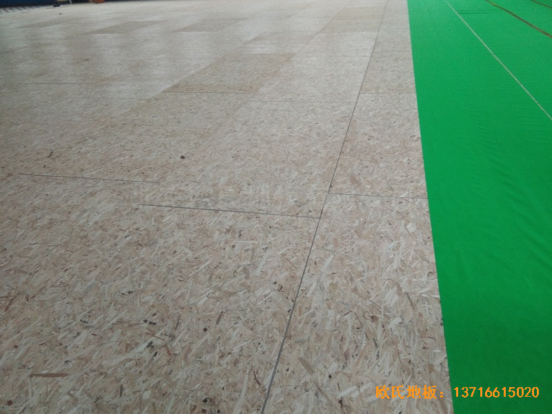 山東李滄徐水路小學(xué)籃球館運動木地板鋪設(shè)案例2
