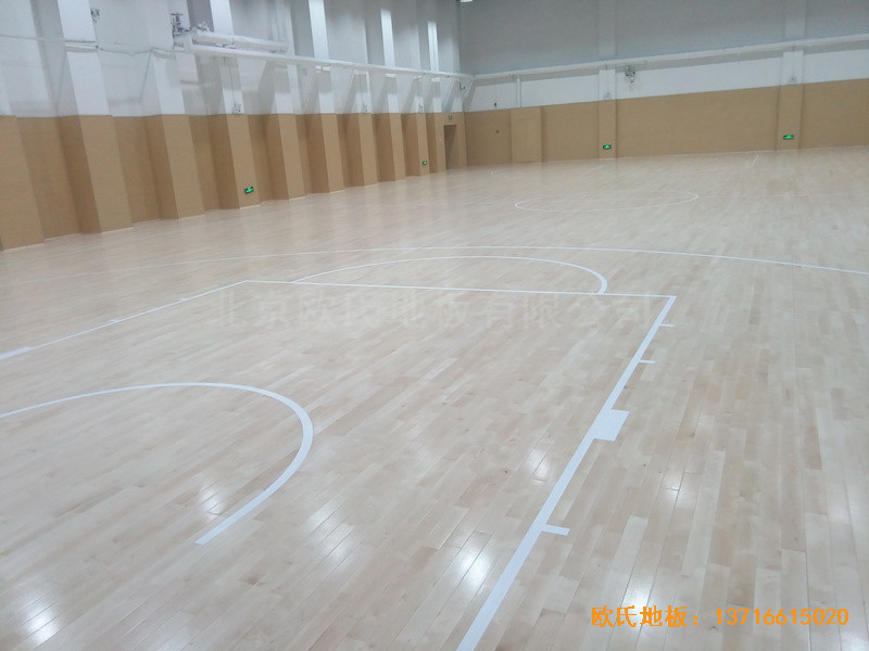 山東濟南歷下區(qū)燕山學(xué)?；@球館運動地板鋪設(shè)案例5