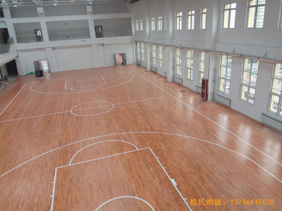 濟(jì)南中區(qū)十三中學(xué)籃球館運(yùn)動地板鋪裝案例