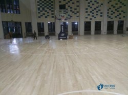大學(xué)籃球木地板安裝公司