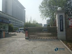 大學(xué)籃球運(yùn)動木地板怎樣保養(yǎng)